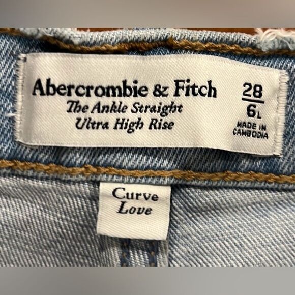 Abercrombie & Fitch The ankle straight light wash denim size 28/ 6 L NWT - Picture 6 of 9